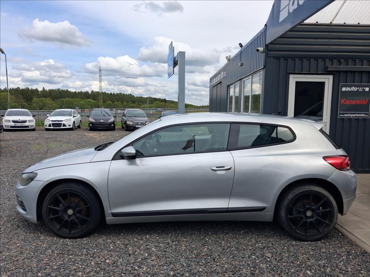 Volkswagen Scirocco, 1,9 2.0 TDi, kůže - fotka 4