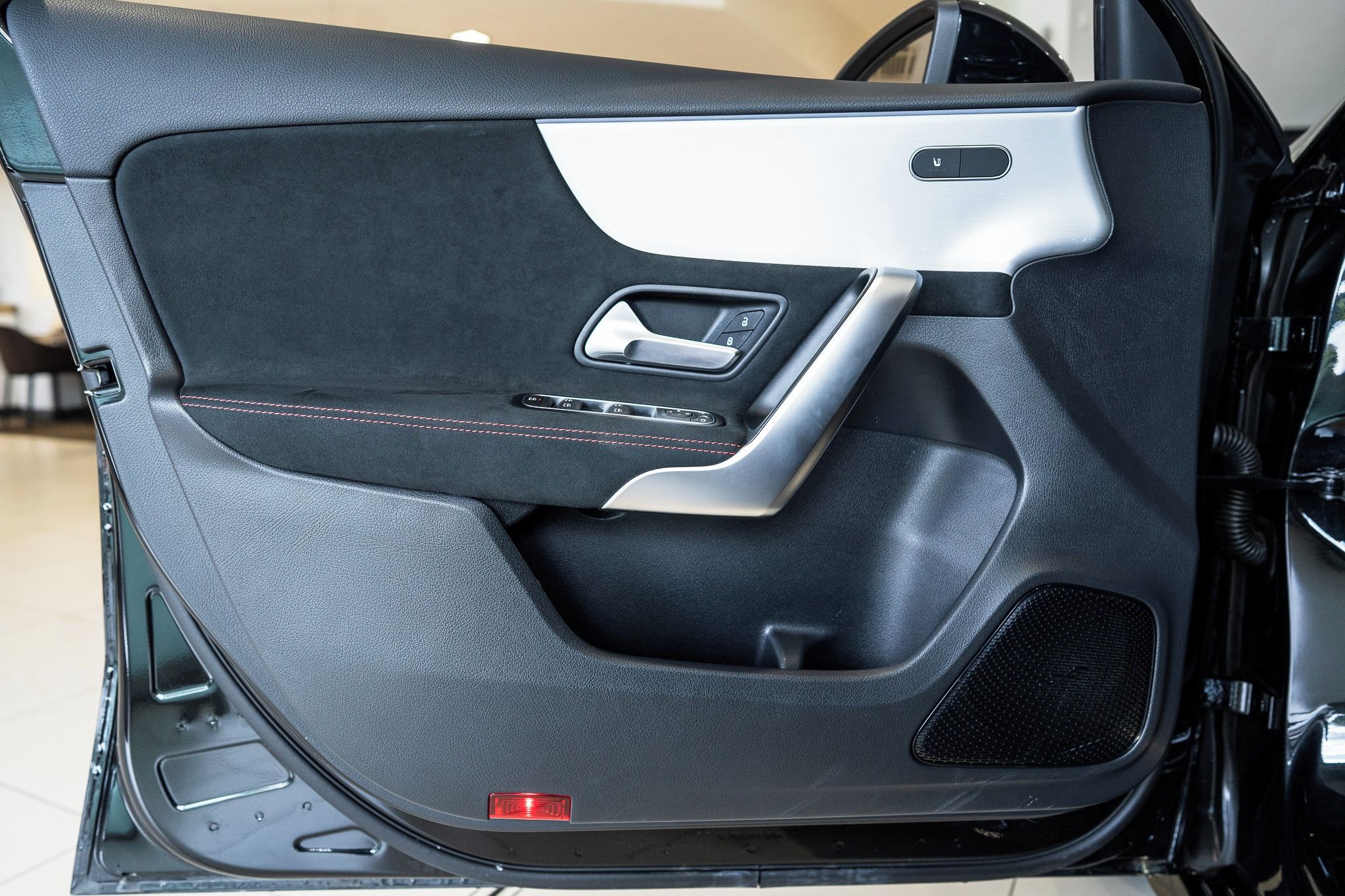 Mercedes-Benz Třídy A, 200 d/AMG/360/MULTIBEAM/TOP - fotka 5