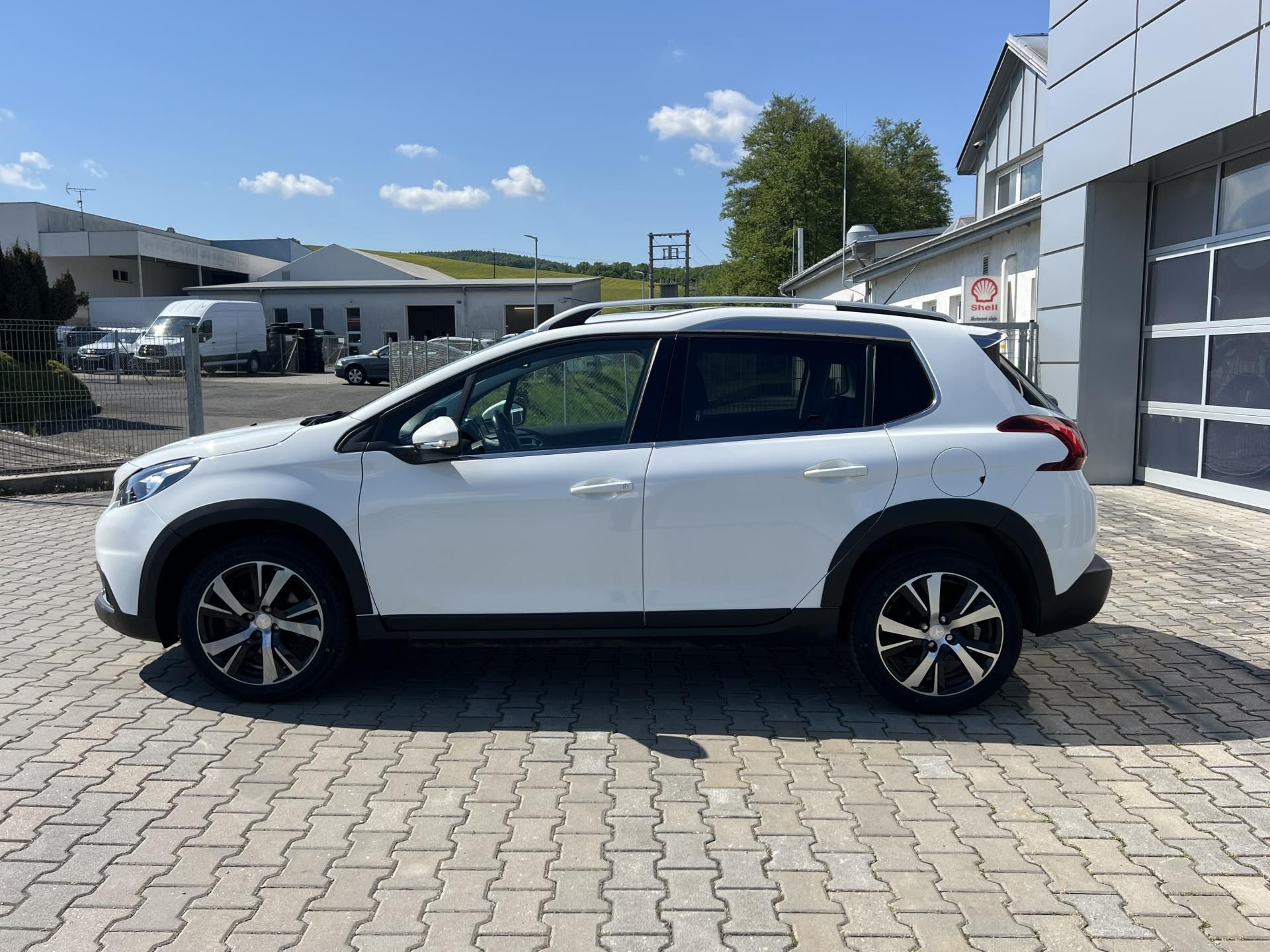 Peugeot 2008, 1.5 BlueHDi - fotka 3