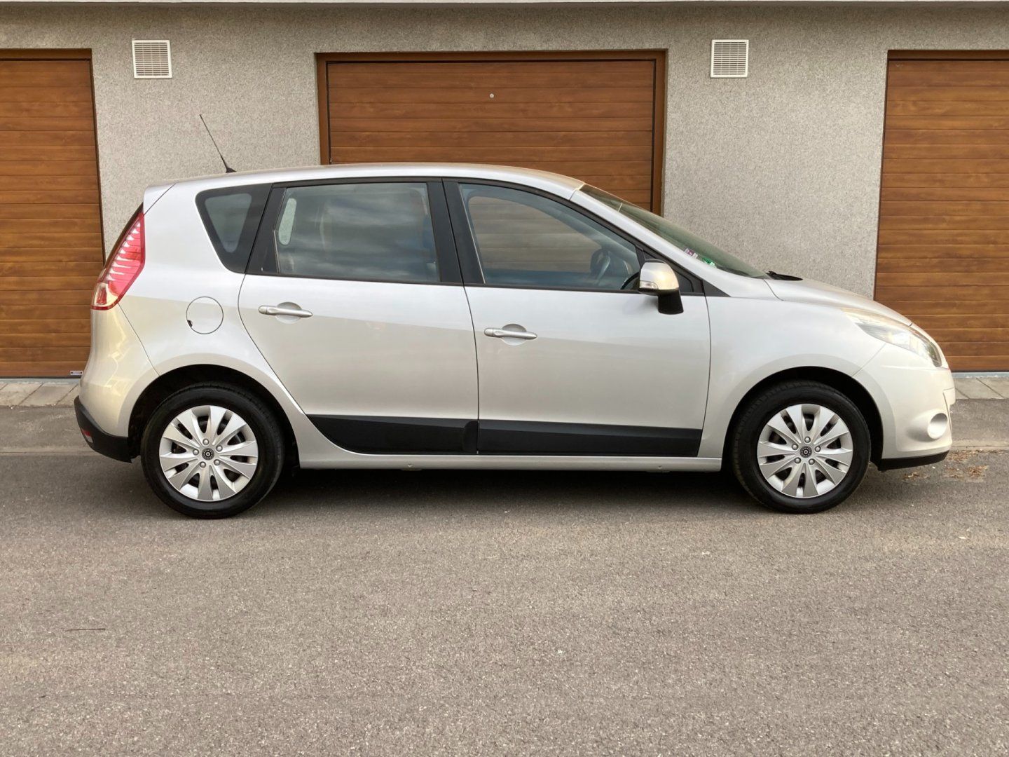 Renault Scénic, 1,6 16V Top stav - fotka 2