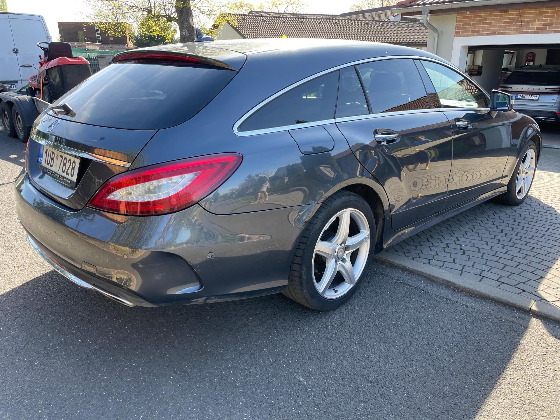 Mercedes-Benz CLS, 350d 4MATIC Shooting Brake - fotka 5