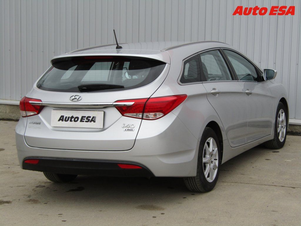 Hyundai i40, 1.7 CRDi,ČR,AC,temp - fotka 4