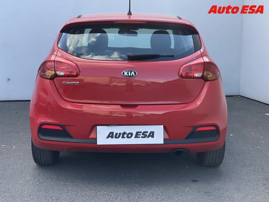 Kia Cee´d, 1.6 i - fotka 5