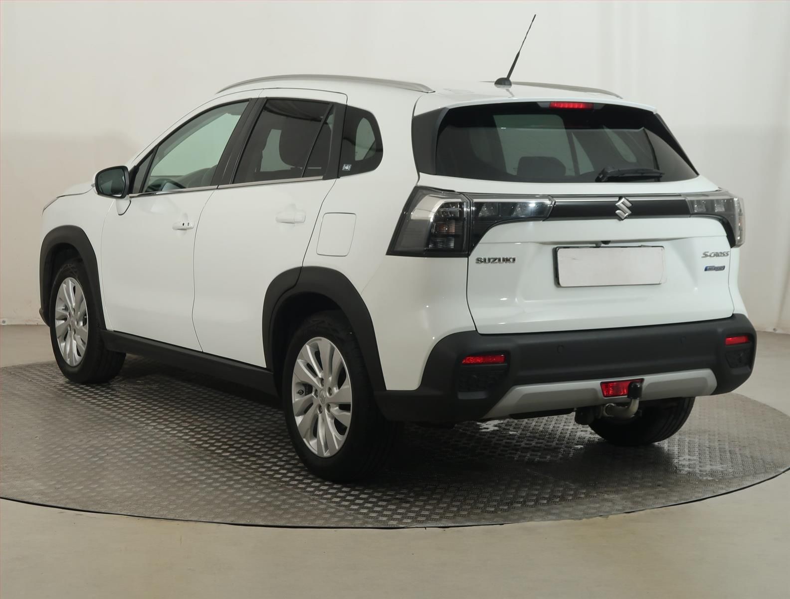 Suzuki SX4 S-Cross, 1.4 BoosterJet, 4X4, ČR,1.maj - fotka 4
