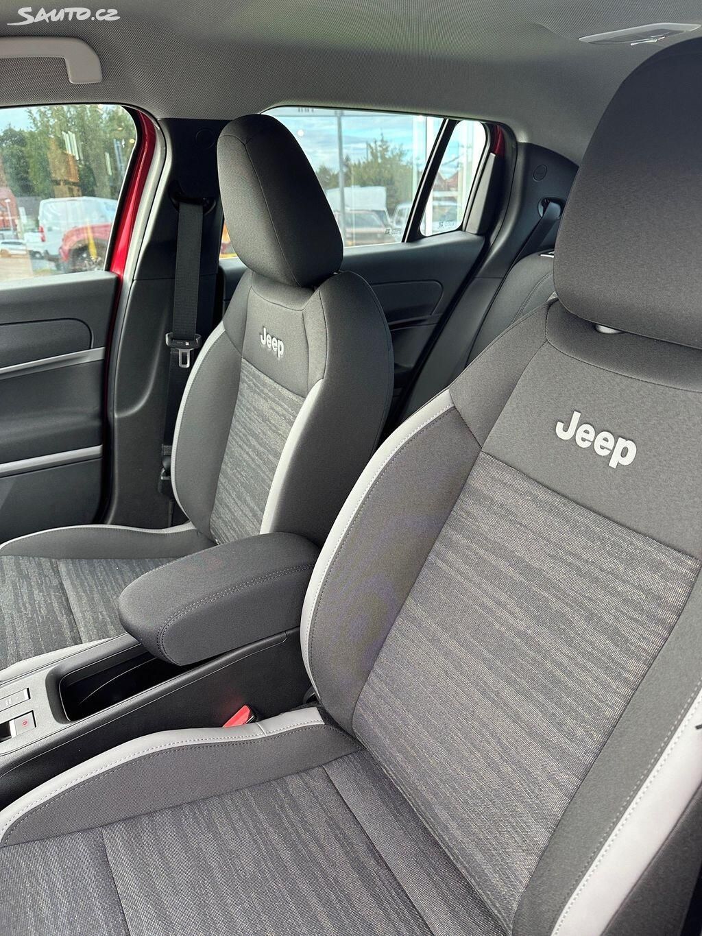 Jeep Avenger, Longitude Electric 54kWh - fotka 6