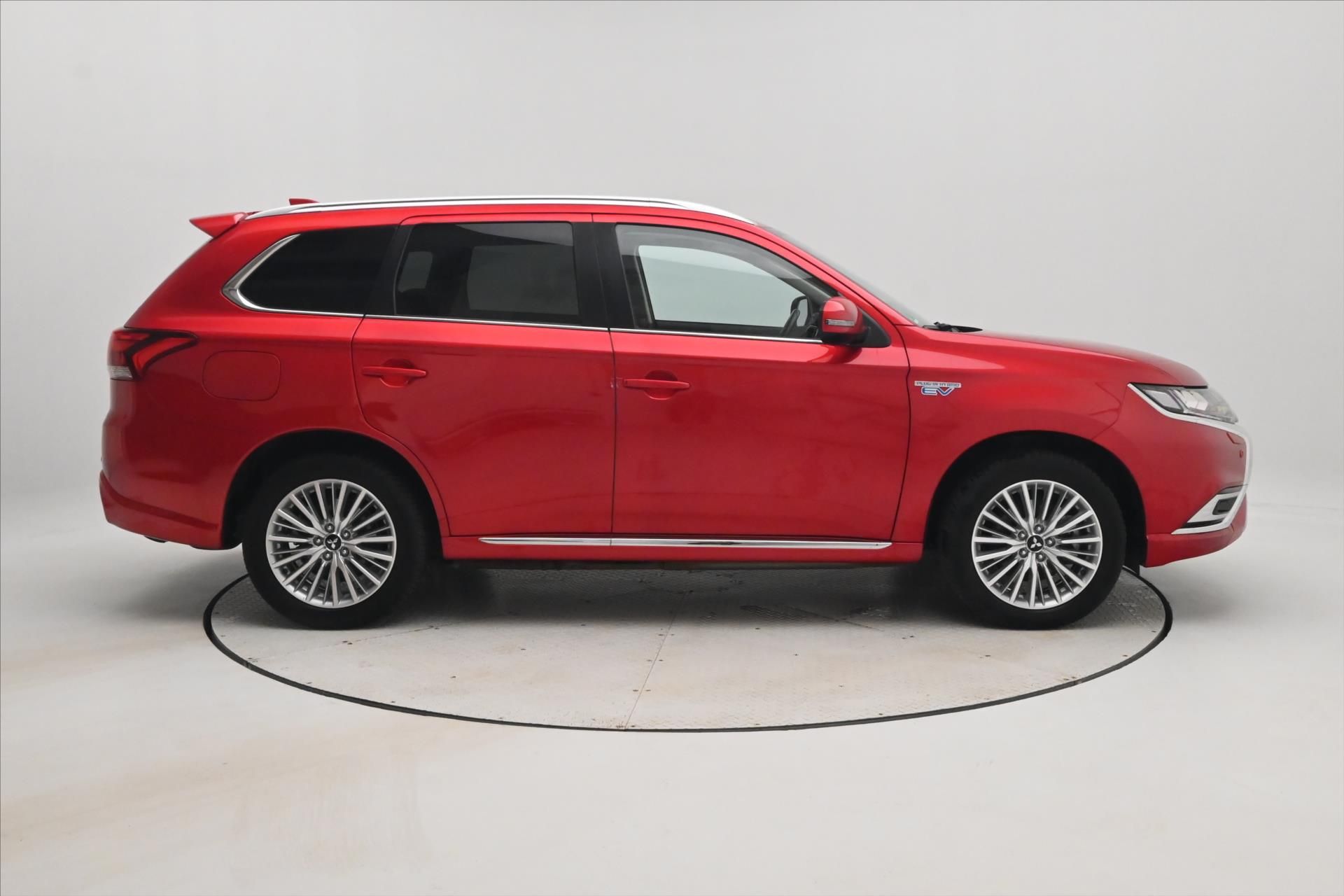 Mitsubishi Outlander, 2,4 PHEV Intense+ 4WD VŮZ PŘIP - fotka 4