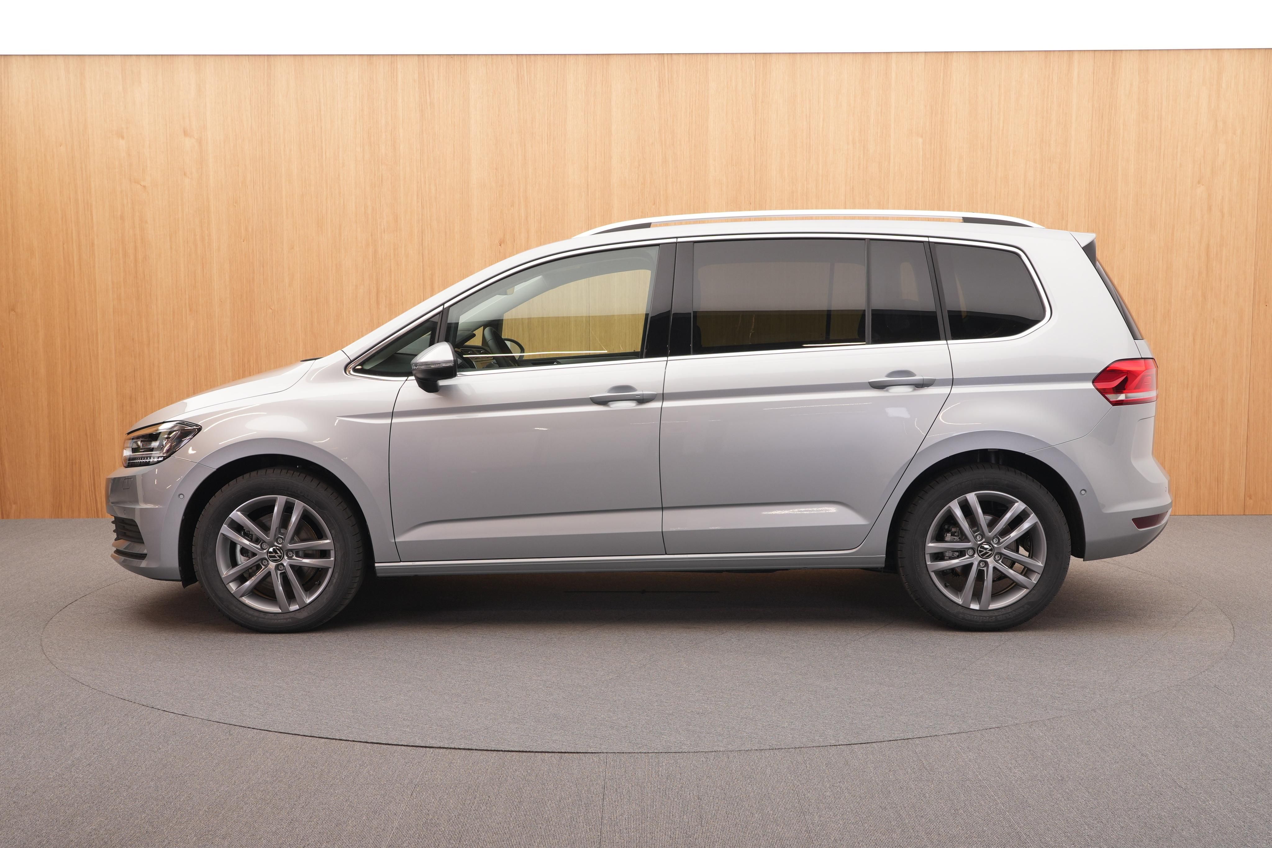 Volkswagen Touran, Love 1.5 TSI DSG - fotka 2
