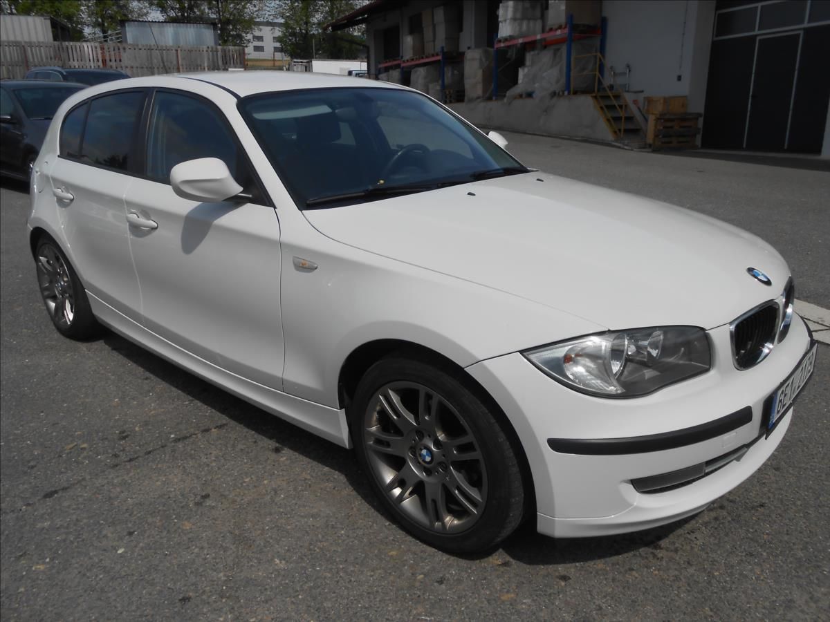 BMW Řada 1, 2,0 116i 90Kw - fotka 3