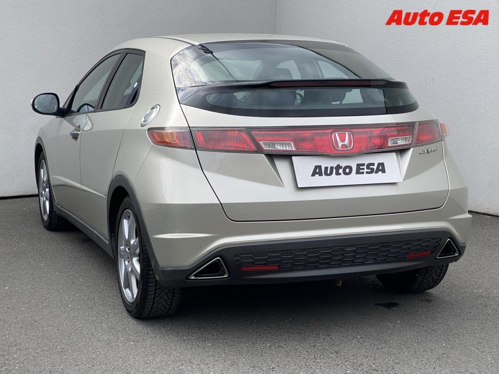 Honda Civic, 1.8i - fotka 6