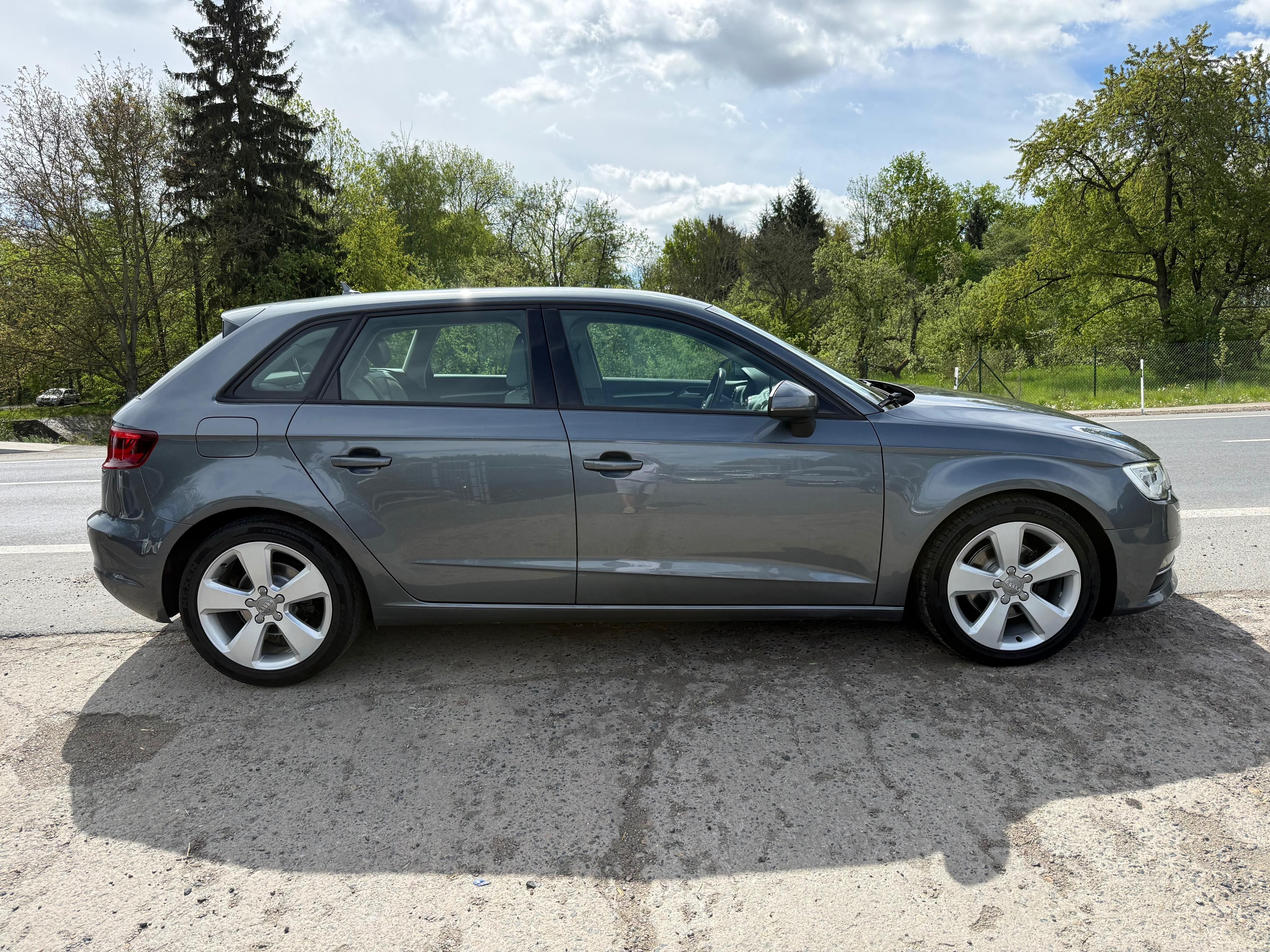 Audi A3, 2.0TDI 110kW Sportback kůže - fotka 3