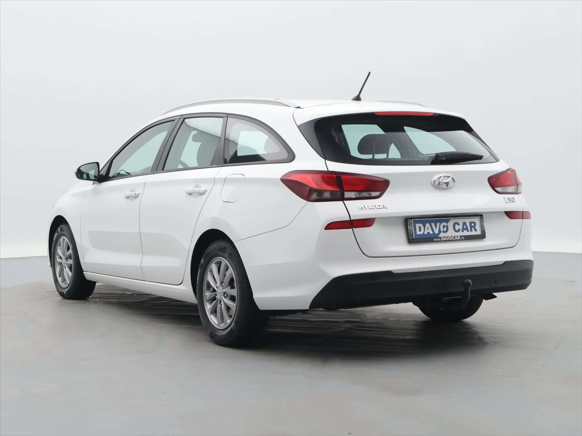 Hyundai i30, 1,6 CRDi 81kW Trikolor CZ - fotka 5