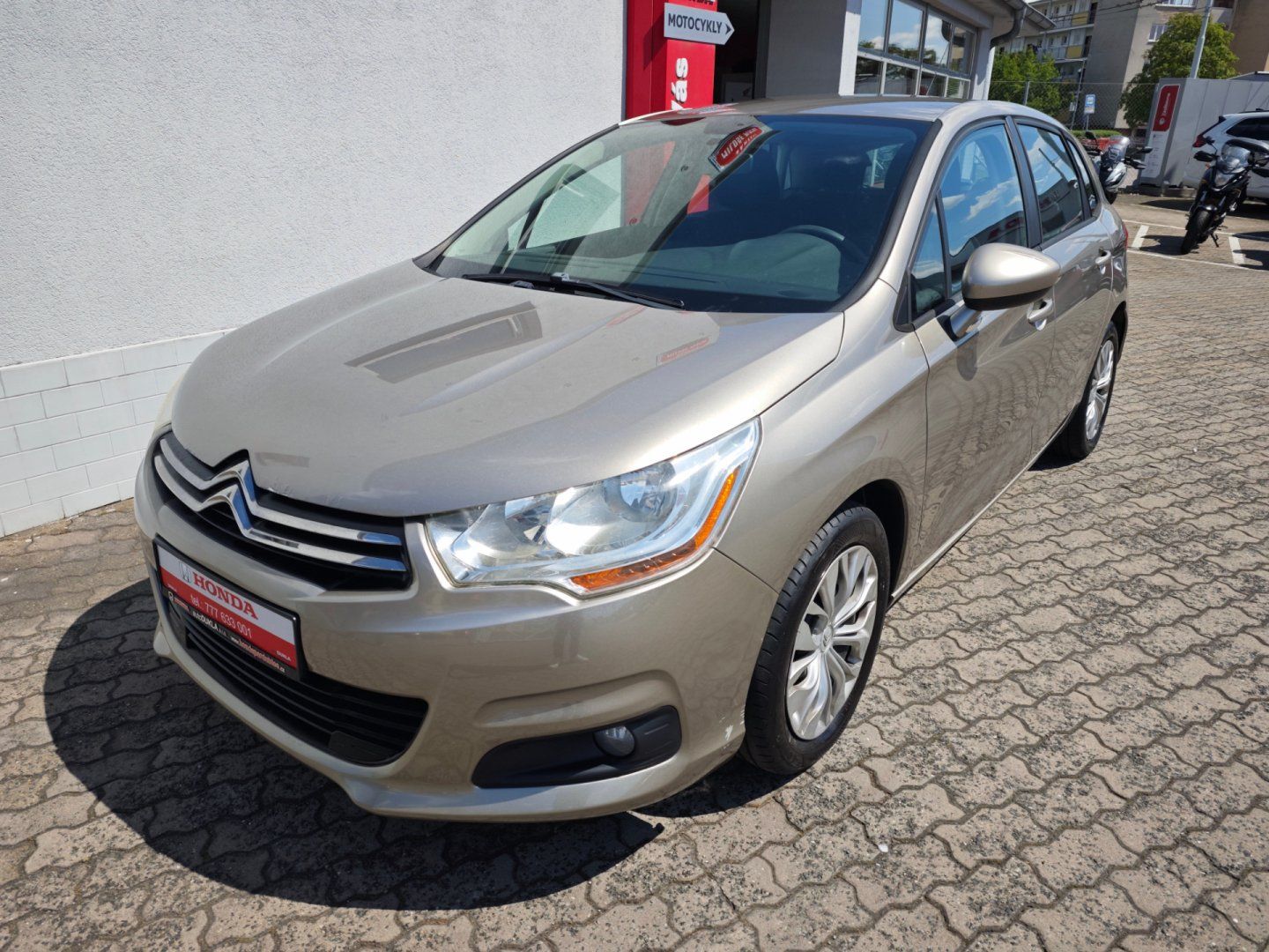 Citroën C4, 1.4 VTi Attraction nové ČR - fotka 3