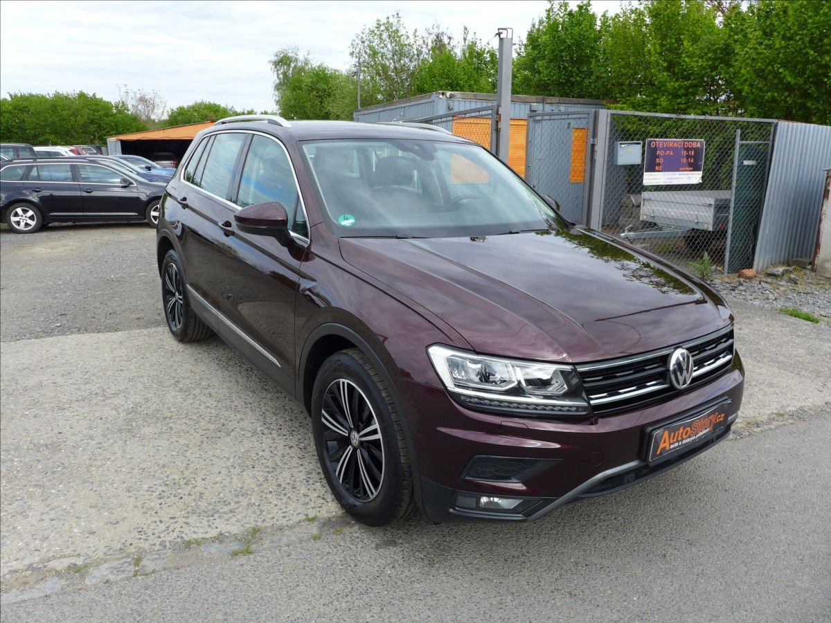 Volkswagen Tiguan, 2,0 TSI  4x4 TOP VÝBAVA TAŽNÉ - fotka 4
