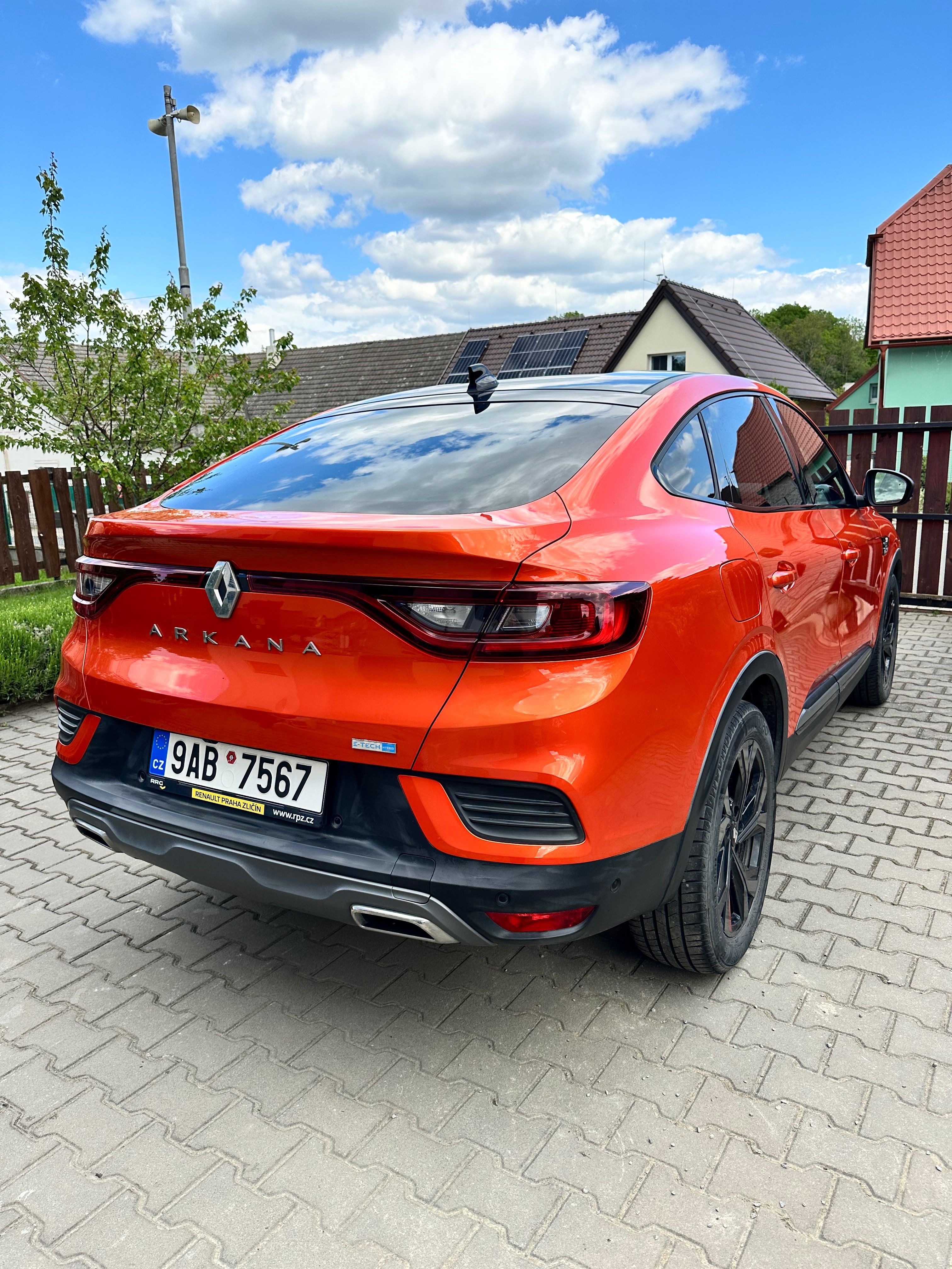 Renault Arkana, Renault Arkana E-TECH, 1.maj. - fotka 3