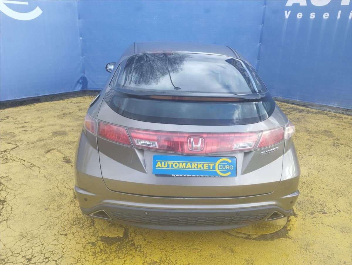 Honda Civic, 1,8 V-TEc 103KW AUTOMAT - fotka 5