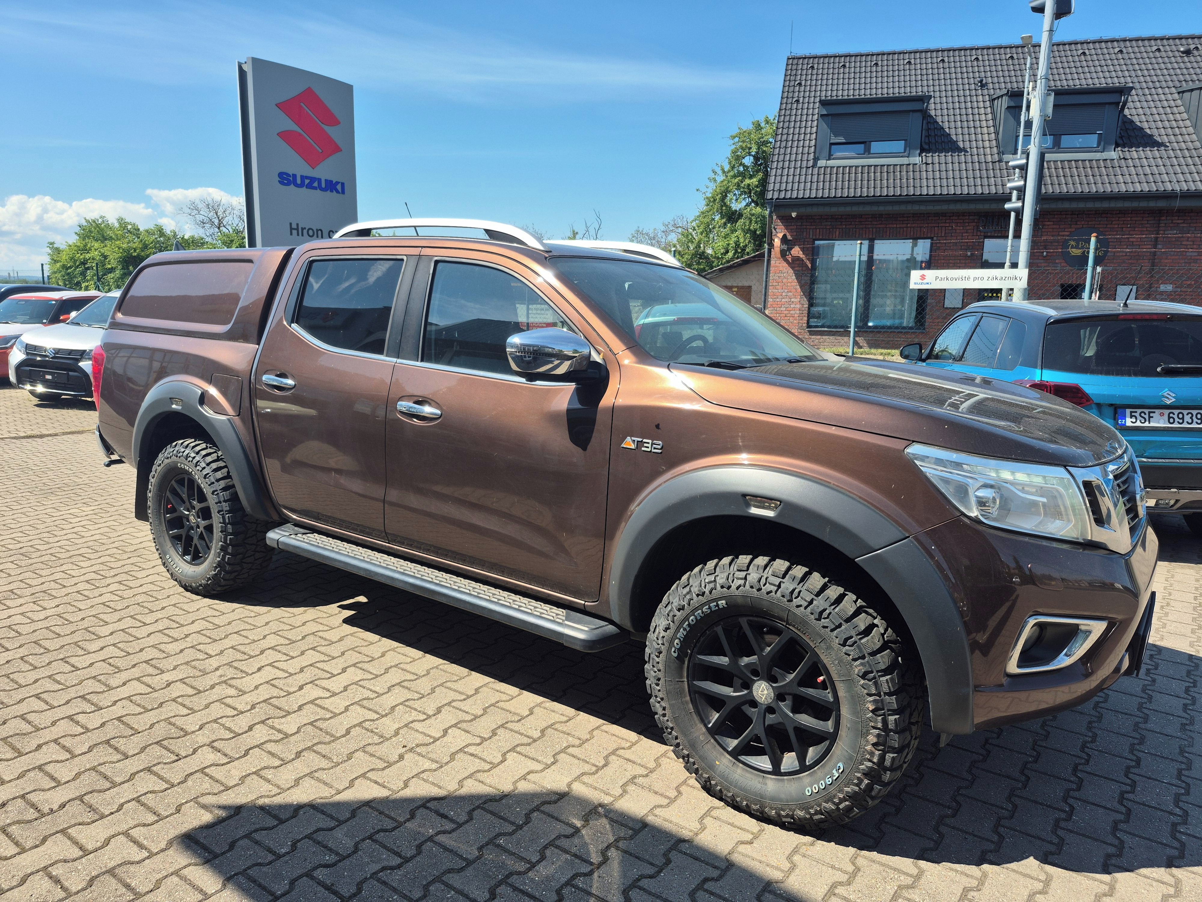 Nissan Navara, 2,3 dCi Hardtop 4x4 automat - fotka 5
