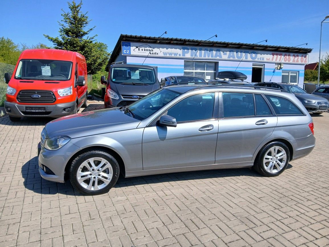 Mercedes-Benz Třídy C, 2,2 CDI Blueeficiency - fotka 2