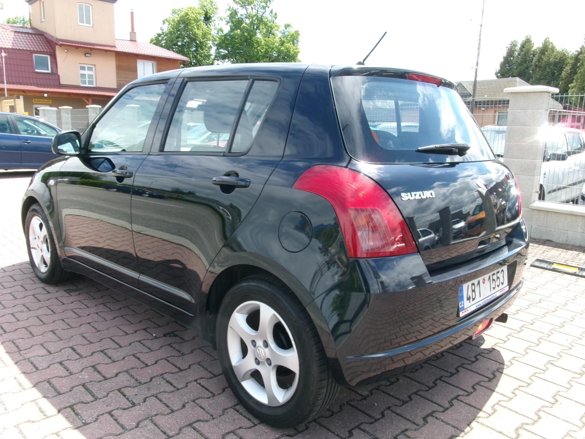 Suzuki Swift, 1,3i KLIMA VÝHŘEV ČR - fotka 5