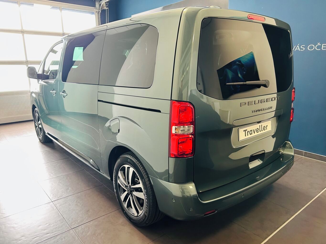 Peugeot Traveller, Allure L2 2.2 BlueHDi 180 S&S - fotka 4