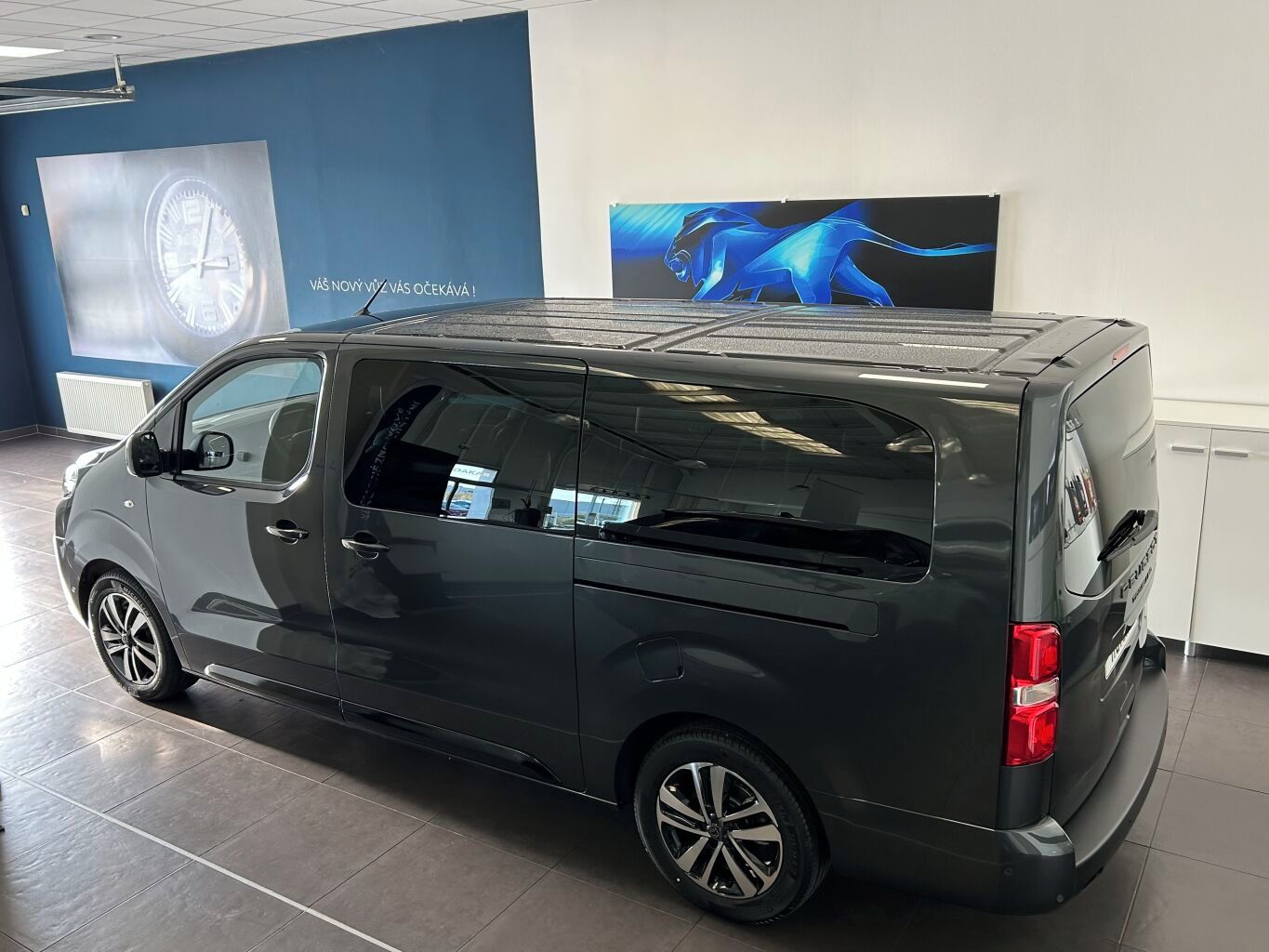 Peugeot Traveller, Allure L3 2.2 BlueHDi 180 S&S - fotka 4
