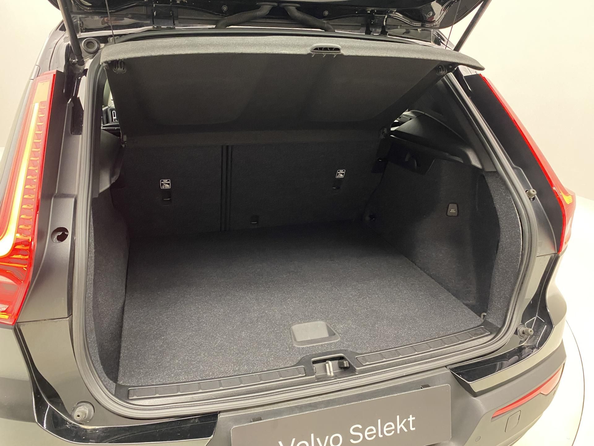 Volvo XC40, T2 KINETIC CZ - fotka 6