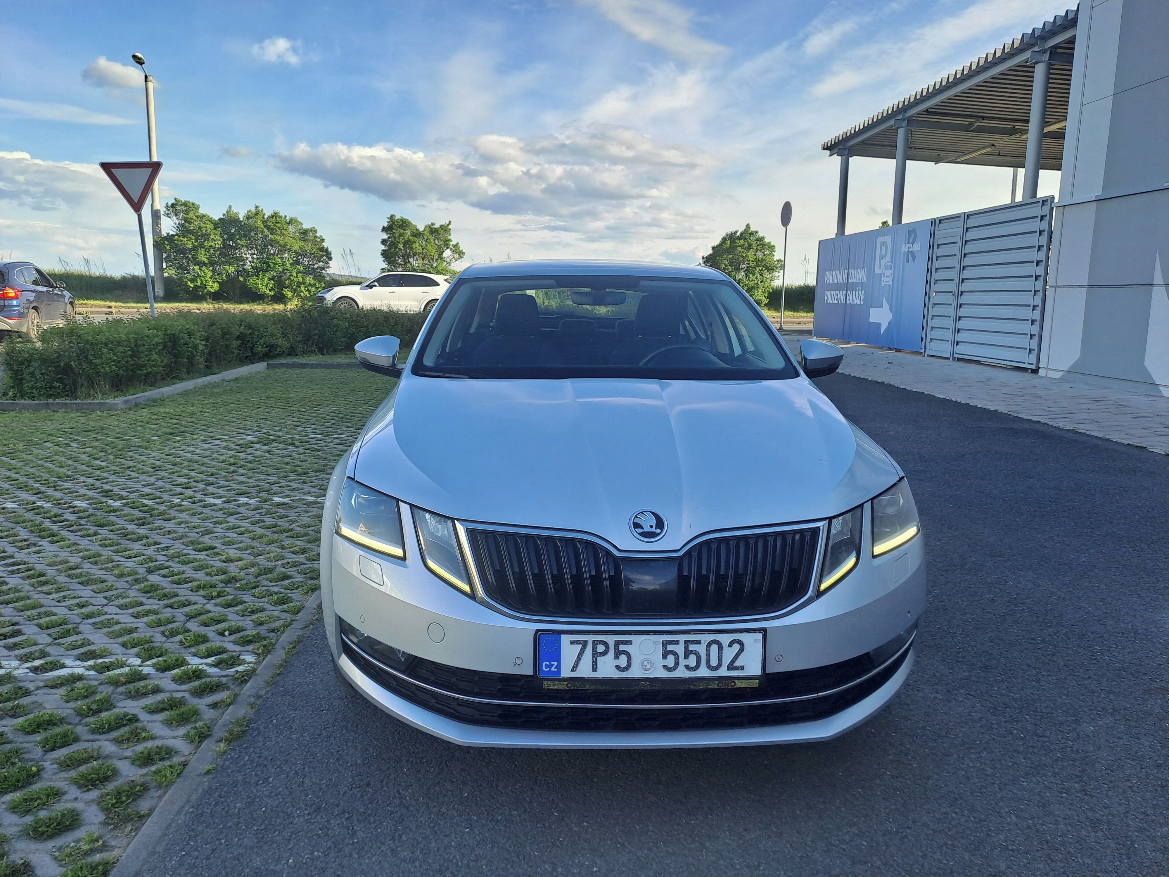 Škoda Octavia, 2.0TDI 110KW 1.MAJ STYLE+ TOP - fotka 2