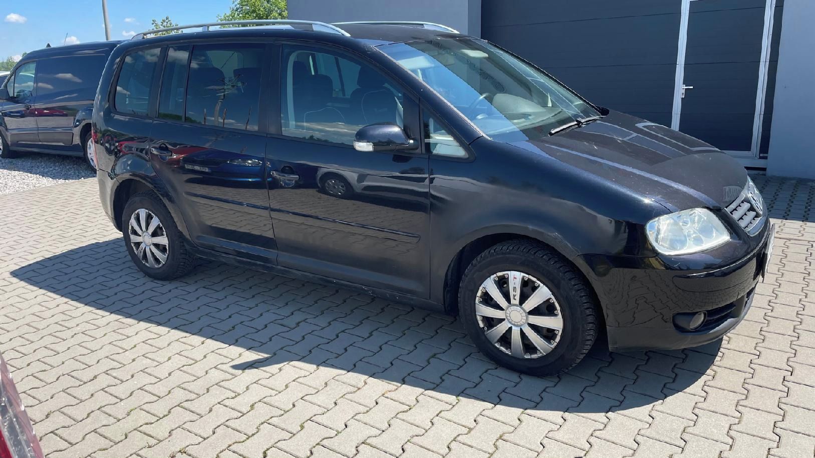 Volkswagen Touran, 1.9 74KW NOVÉ PNEU - fotka 2