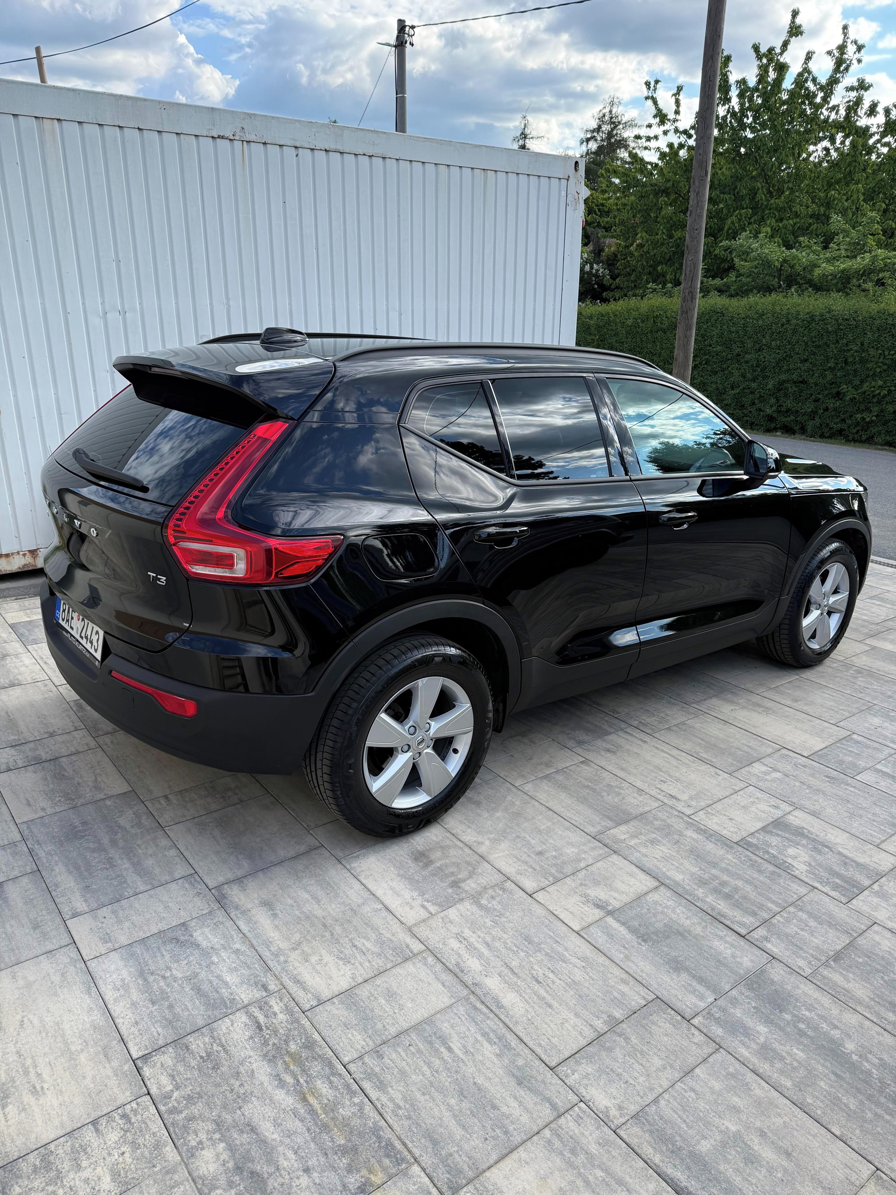 Volvo XC40, T3 Automat - fotka 5