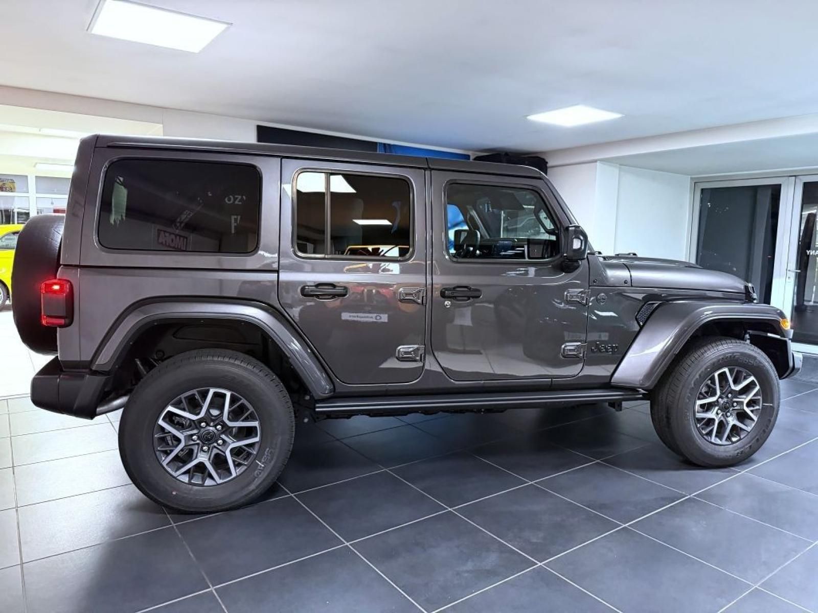 Jeep Wrangler, Unlimited 2.0T 272k AT8 - fotka 4