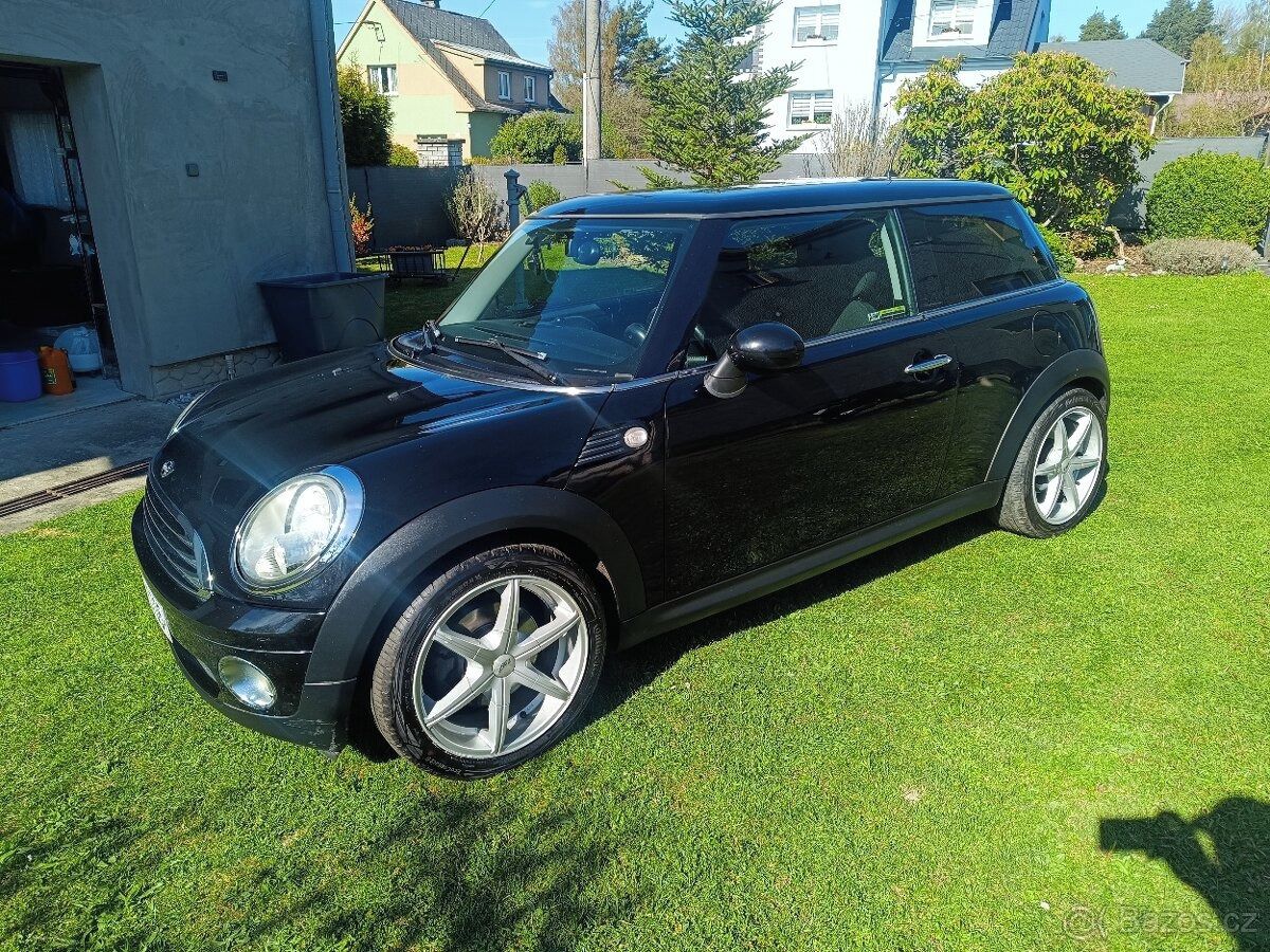Mini Cooper, 1,6 90kw - fotka 2