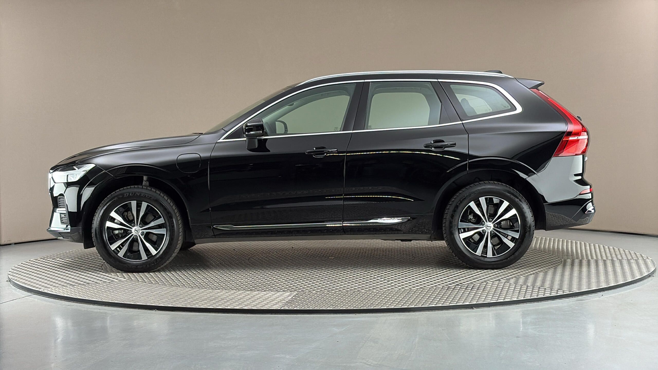 Volvo XC60, 2.0 T6 AUT AWD Recharge Core - fotka 4
