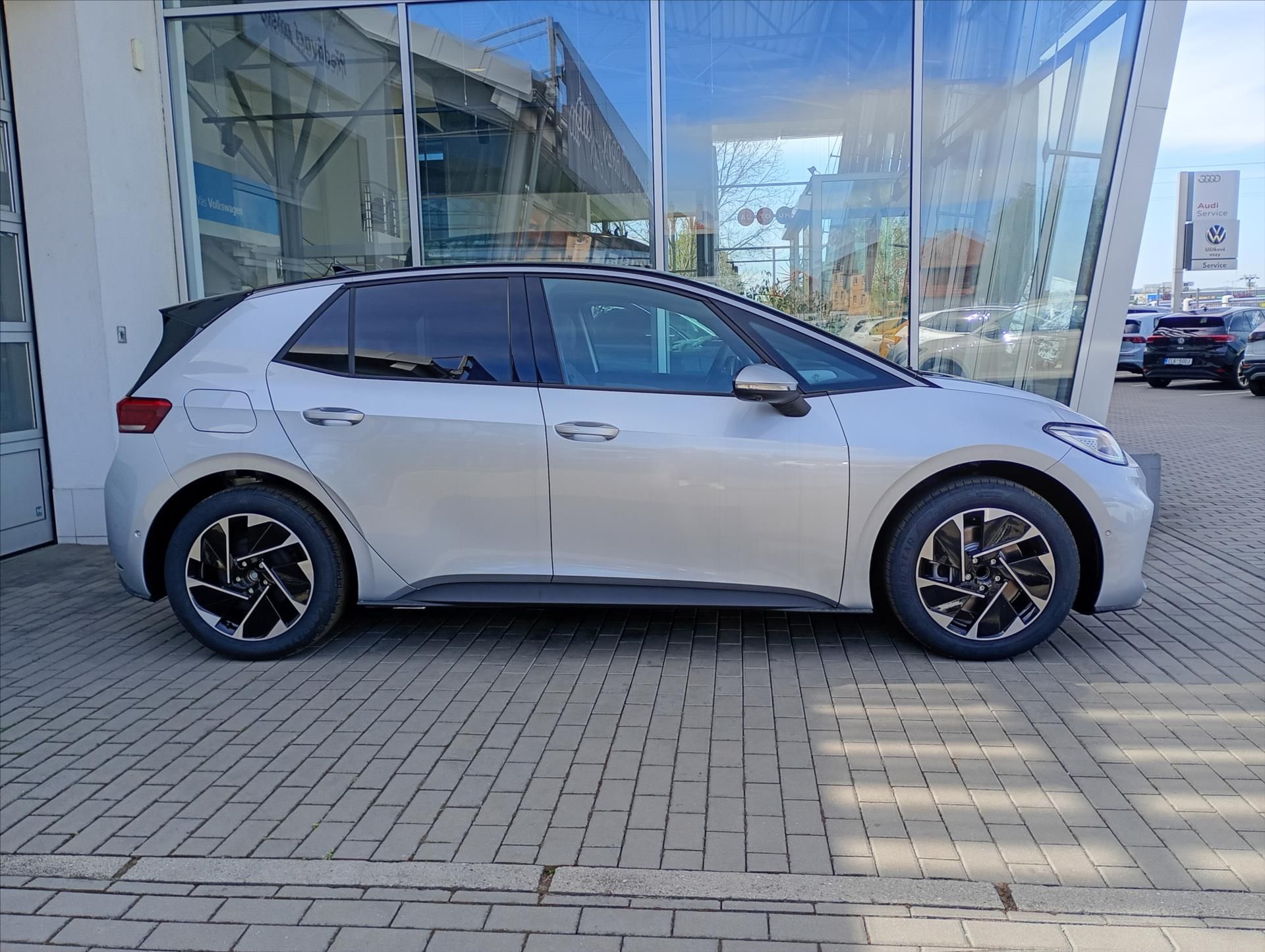 Volkswagen ID.3, Pro People 150 kW, 59 kWh - fotka 4