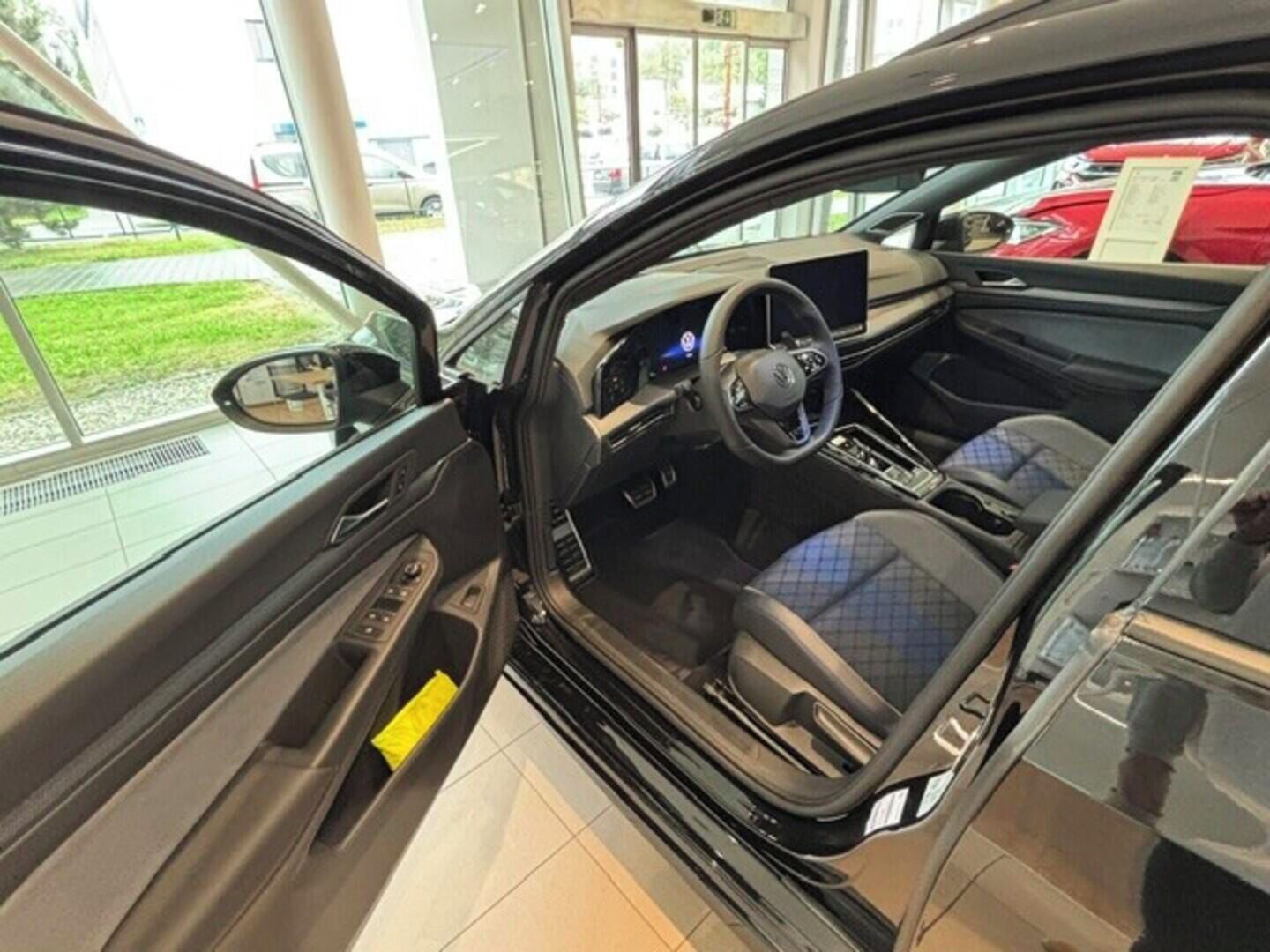 Volkswagen Golf Variant, R 2,0 TSI 245 kW 4M 7DSG 2,0 2 - fotka 5
