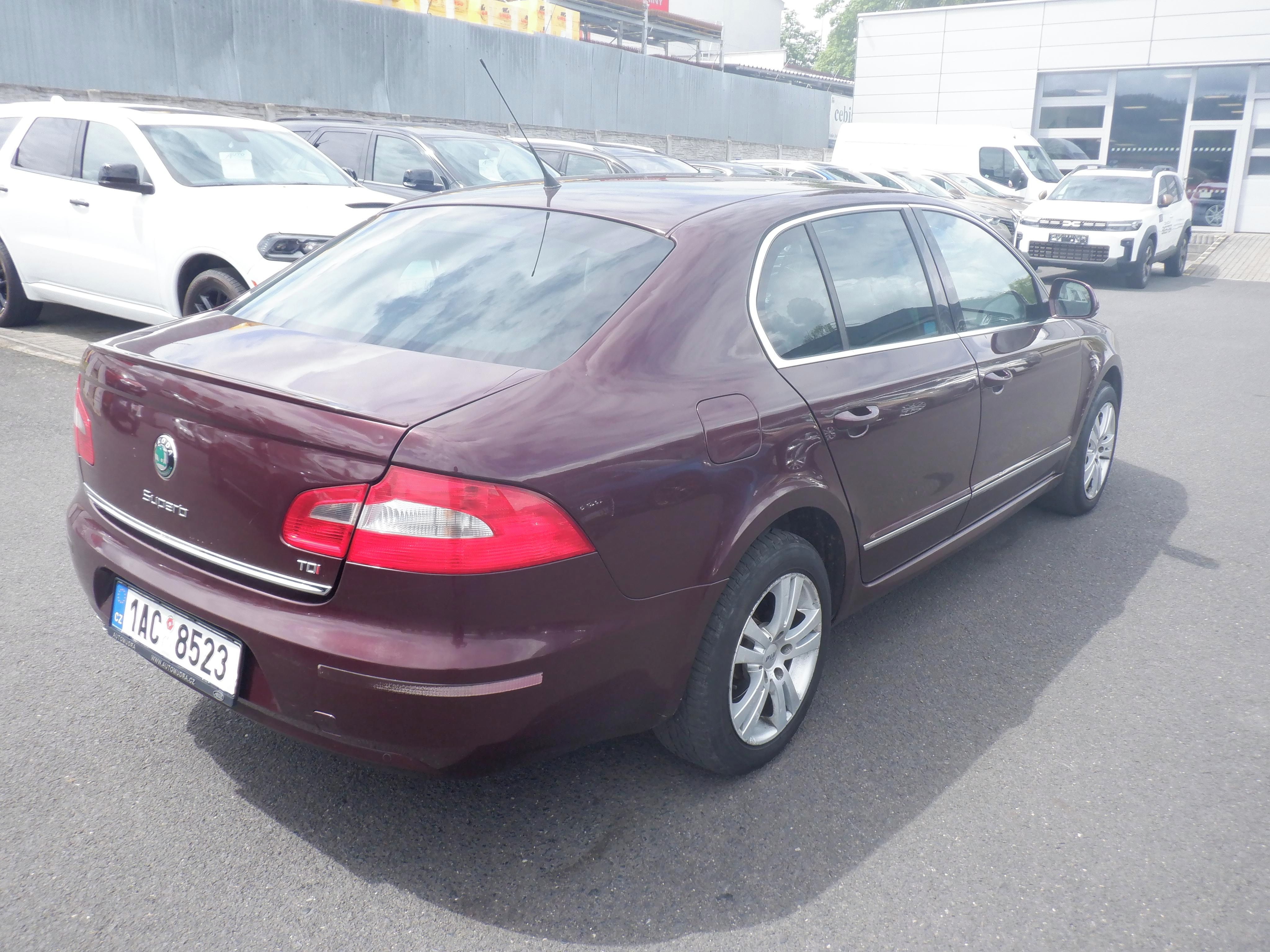 Škoda Superb, 2.0 TDI DSG Elegance - fotka 5