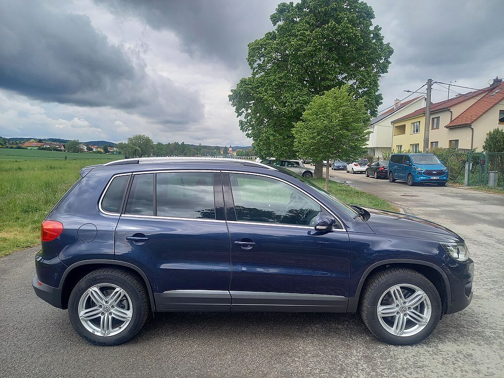 Volkswagen Tiguan, 2,0Tdi 4x4+DSG+Navi+SERVISKA!! - fotka 6
