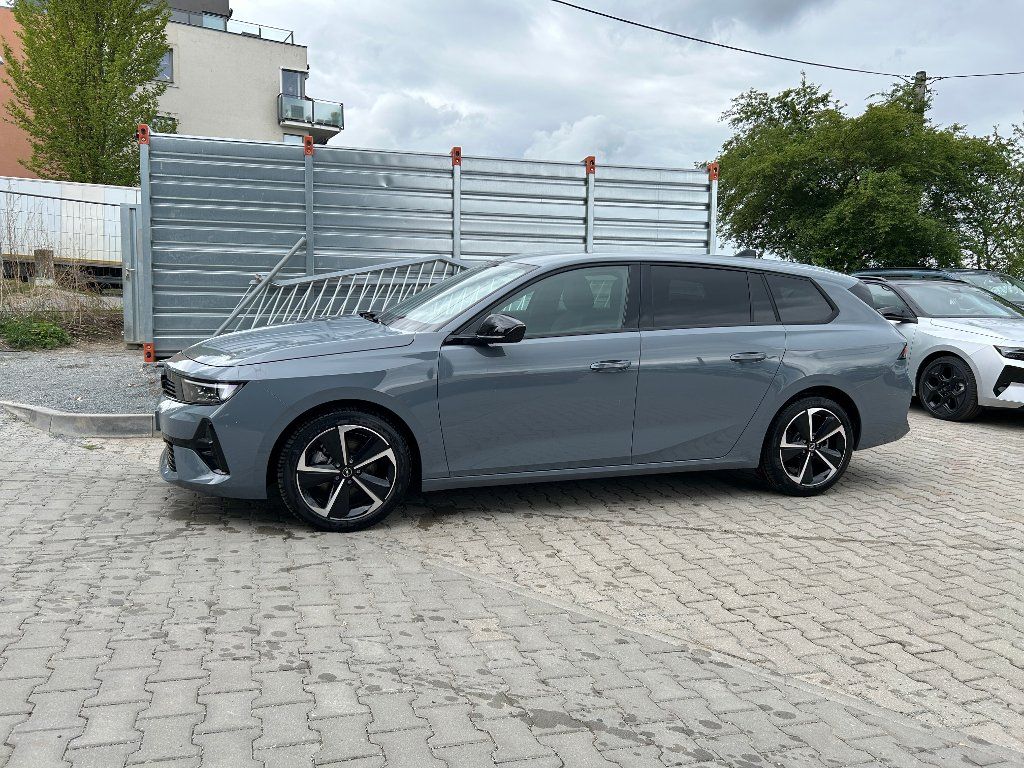 Opel Astra, ST GS 1,2 Turbo 96kW AT8 - fotka 2