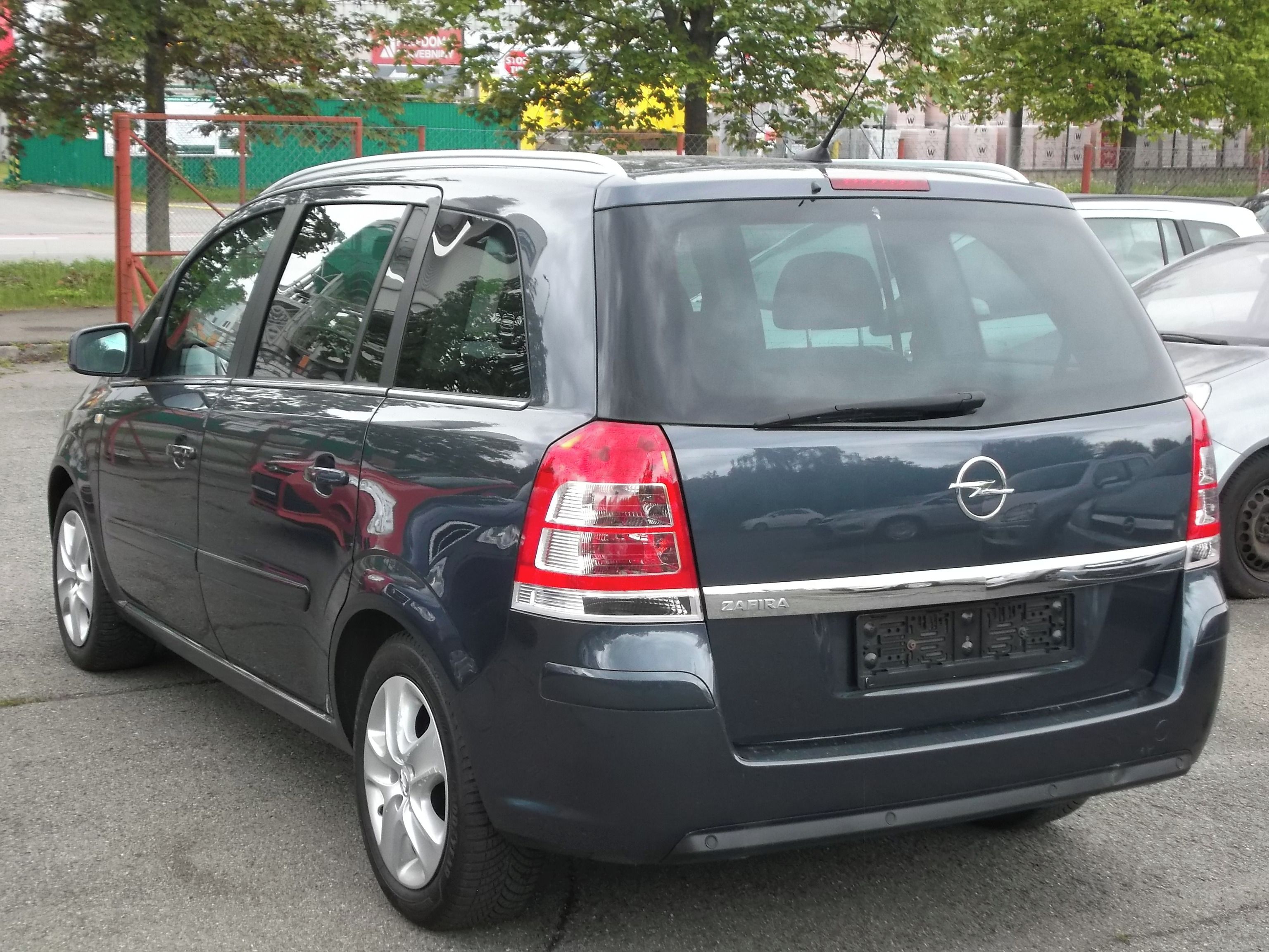 Opel Zafira, 1,8 16V parksenzory,poSTK - fotka 4