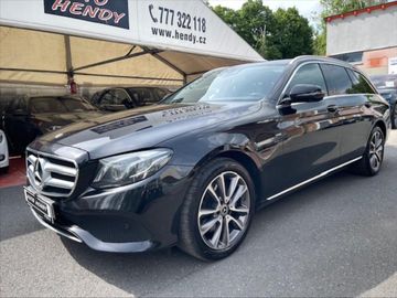 2,0 220d 4Matic,Head-up,ČR nov