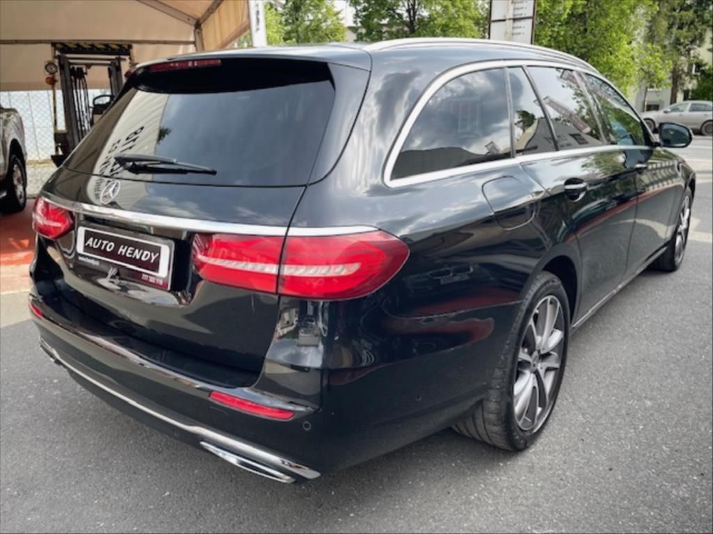 Mercedes-Benz Třídy E, 2,0 220d 4Matic,Head-up,ČR nov - fotka 5
