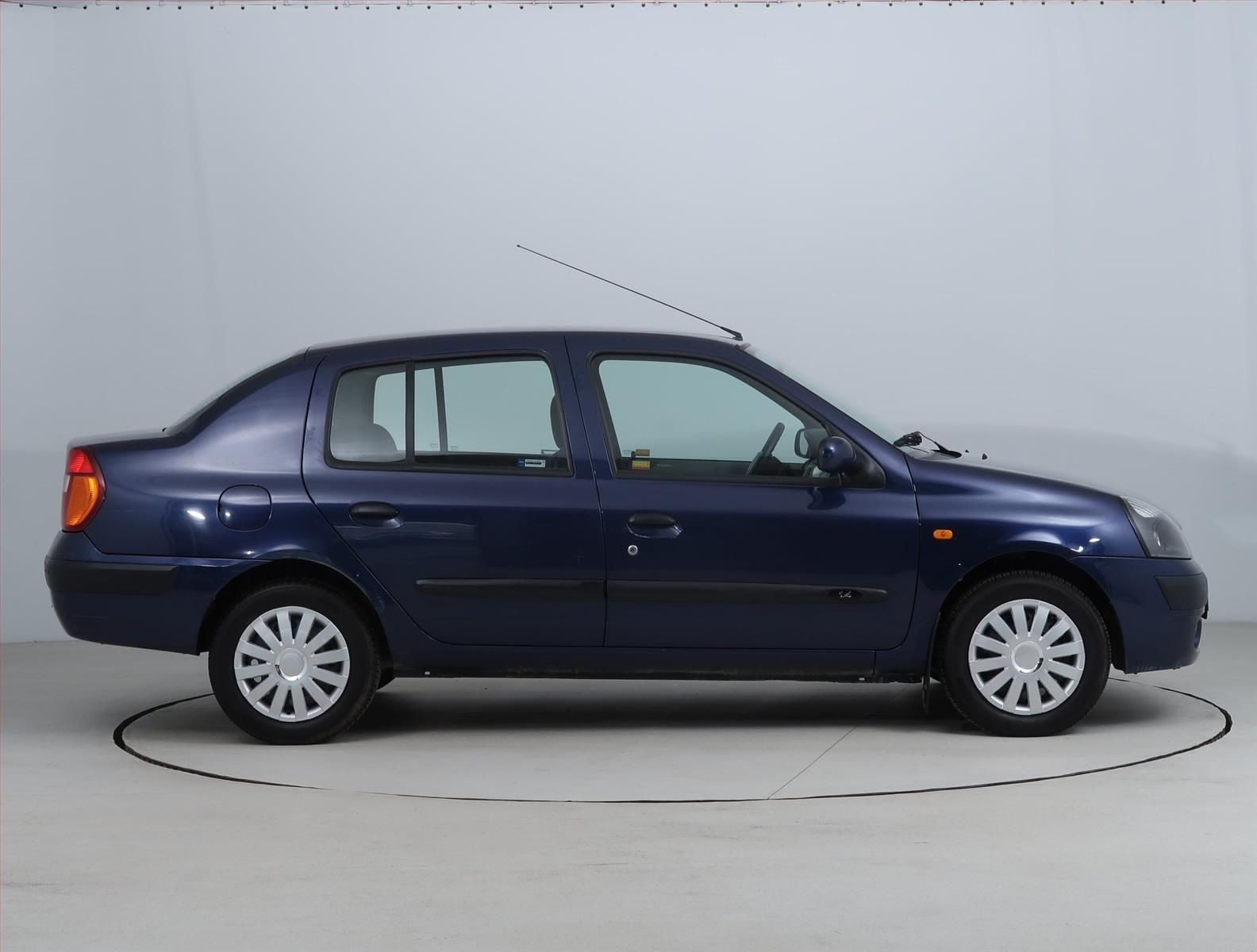 Renault Thalia, 1.4, zamluveno - fotka 6