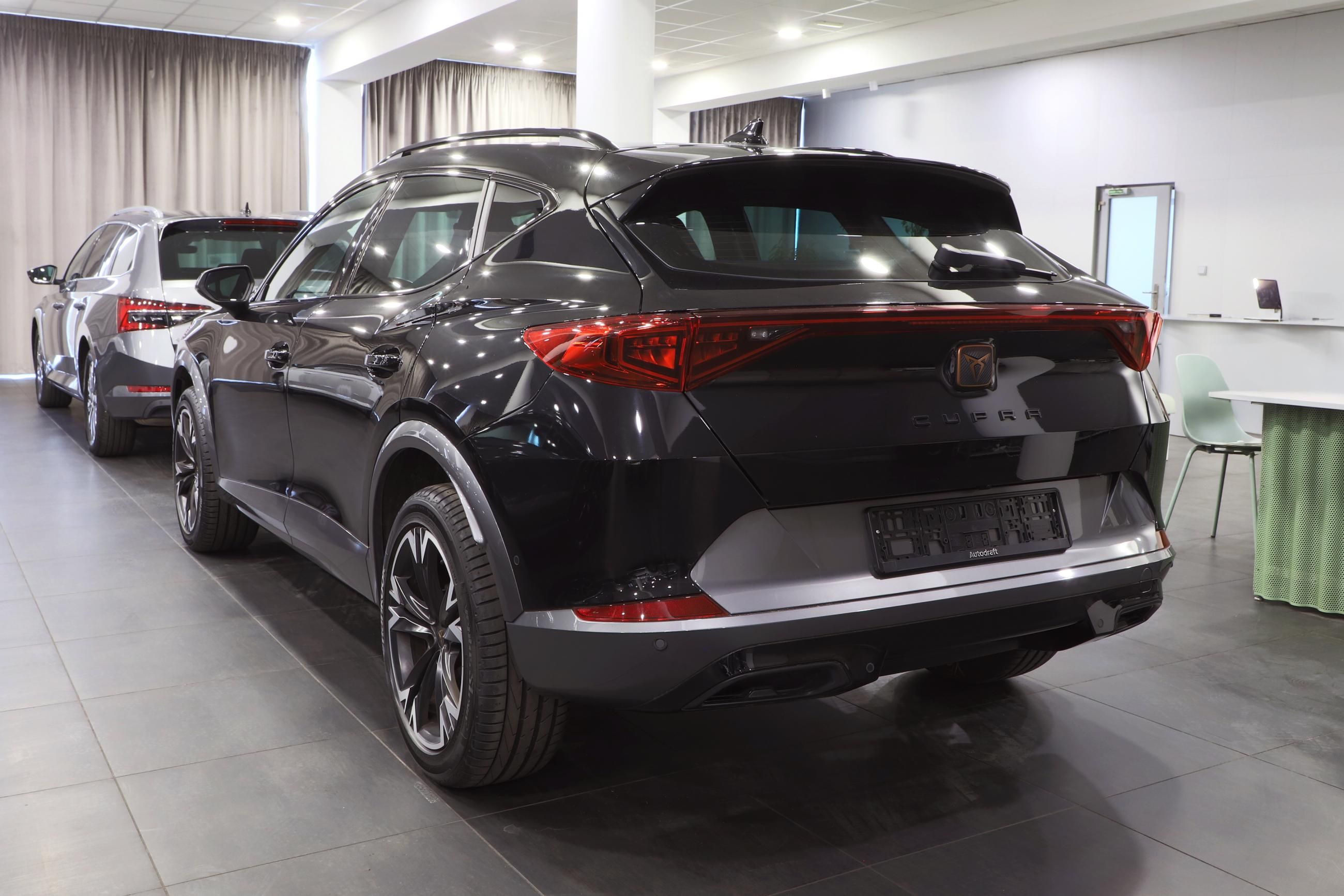 Cupra Formentor, 2.0TDI 110kW 4x4 DSG / ALU 18" - fotka 4