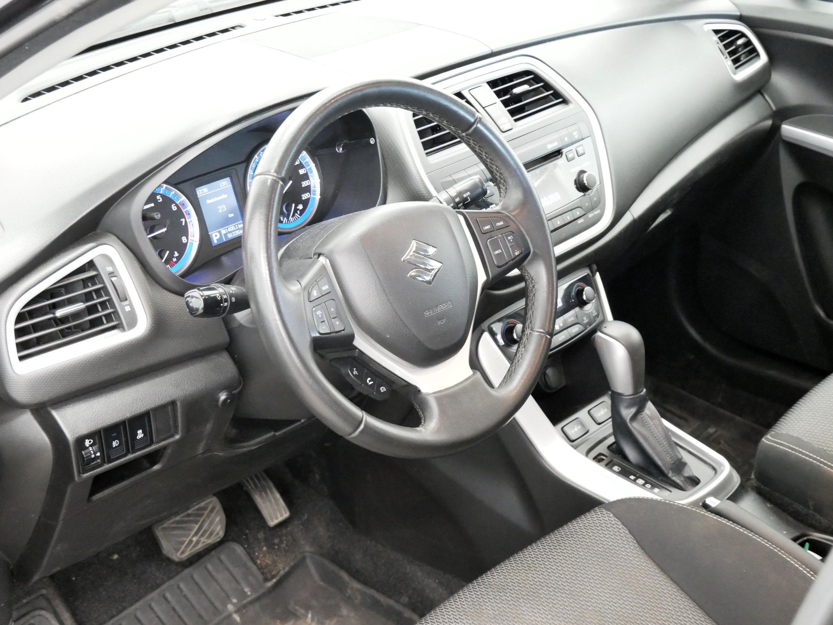 Suzuki SX4, 1.6 VVT 88 kW Automatik - fotka 5