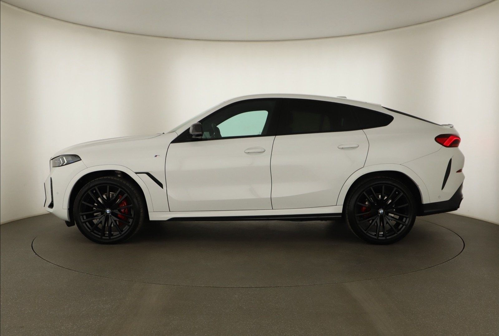 BMW X6, xDrive40i, HUD, 360°, H/K - fotka 2