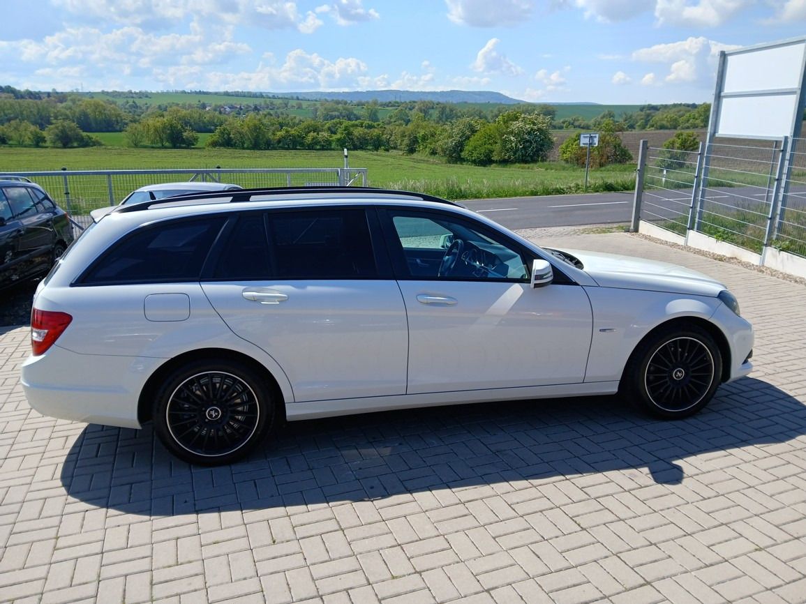 Mercedes-Benz Třídy C, C 200 2,2 CDI - fotka 6