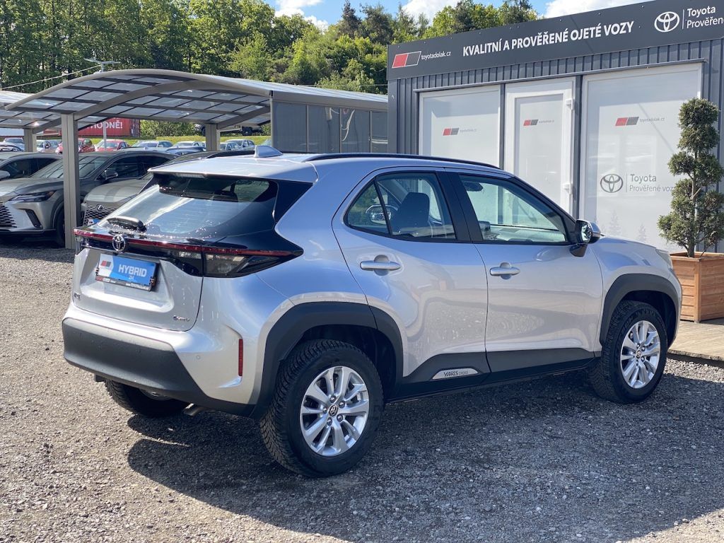 Toyota Yaris Cross, 1.5HEV, ČR-1m, Comfort, DPH - fotka 6