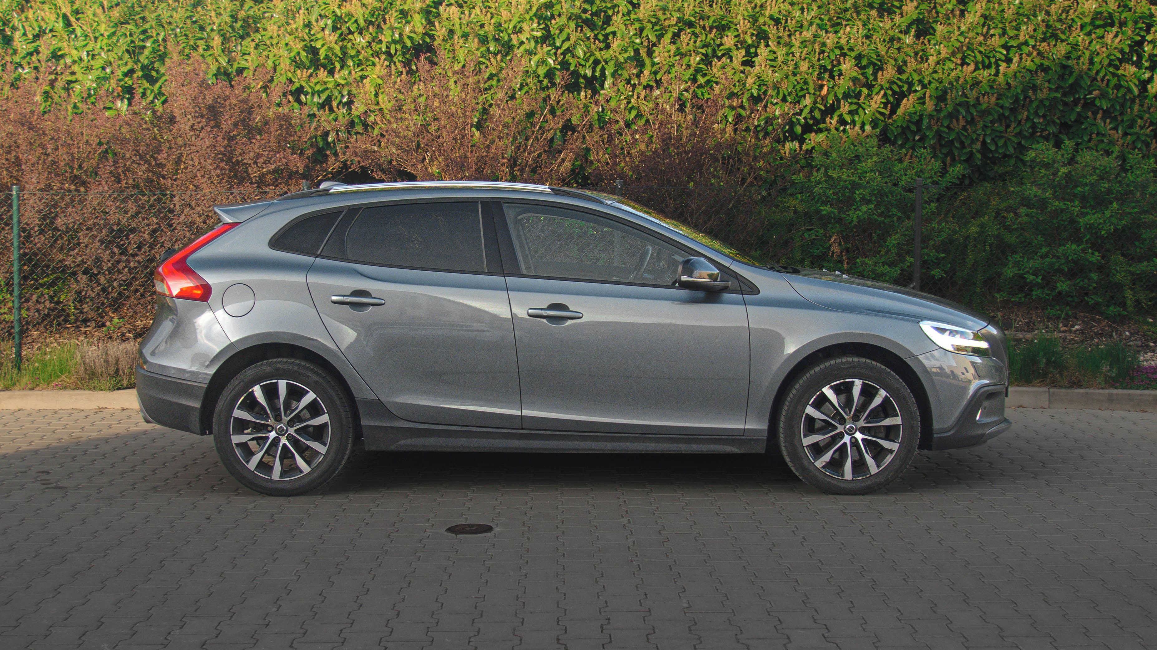 Volvo V40, CC D3 2,0/110kW Nezávislé top. - fotka 4