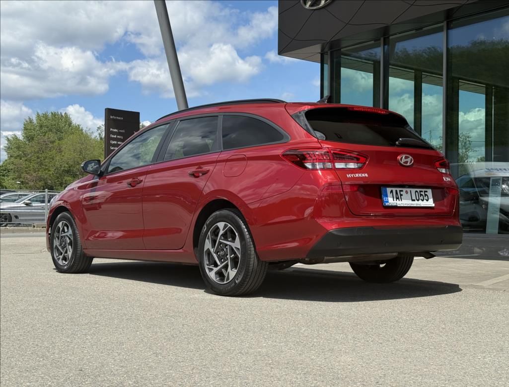 Hyundai i30, 1,5 T DCT  WG FL Family - fotka 2