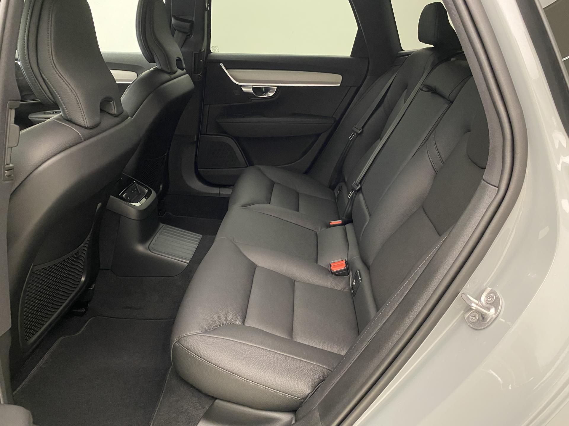 Volvo V90, T6 AWD RECHARGE CORE AUT - fotka 5