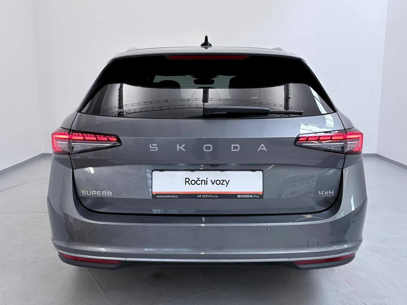 Škoda Superb, COMBI LAURIN a KLEMENT, 2.0TDI - fotka 6