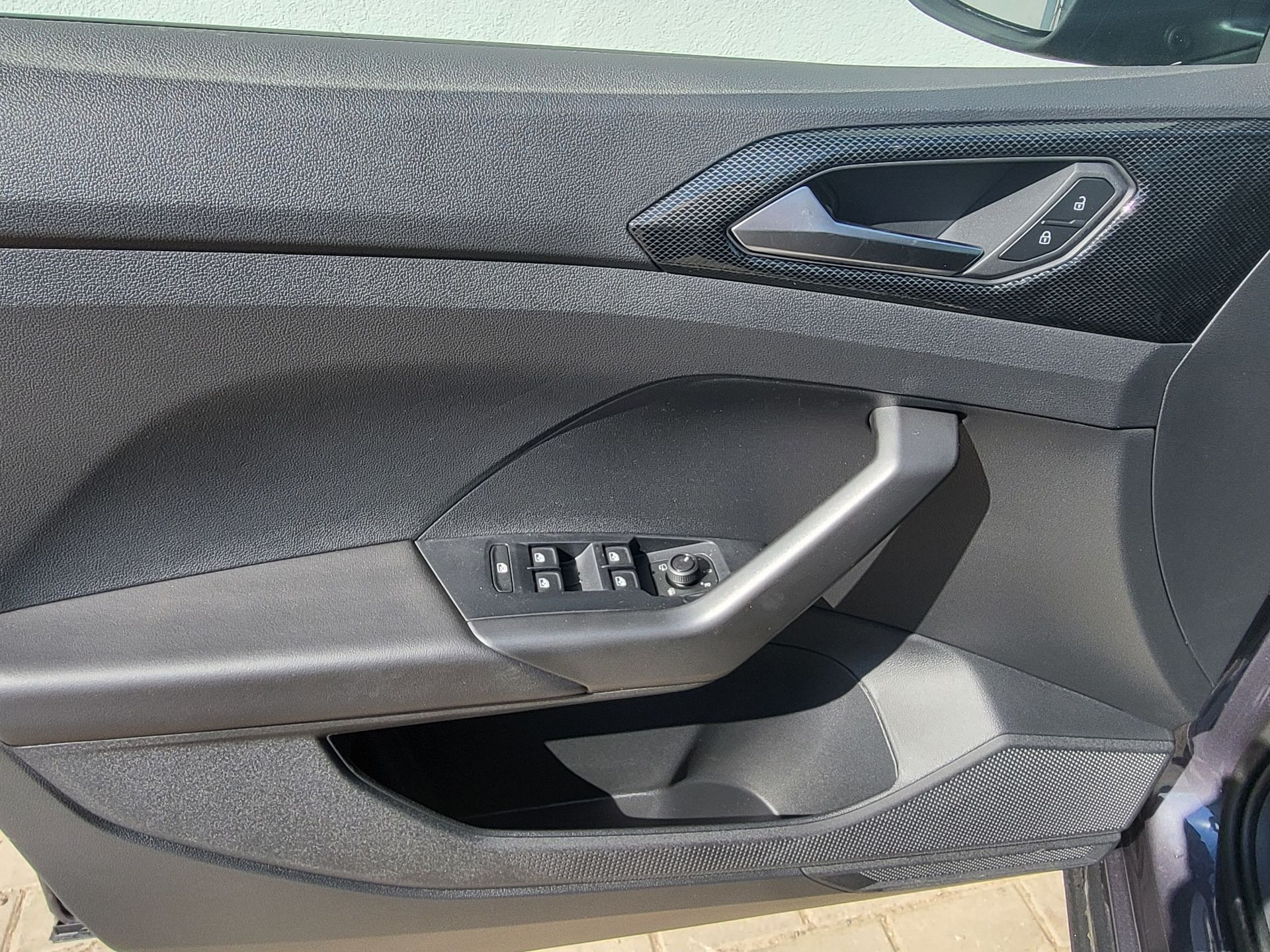 Volkswagen T-Cross, Love 1.0TSI 85 kW 7DSG-nové - fotka 6
